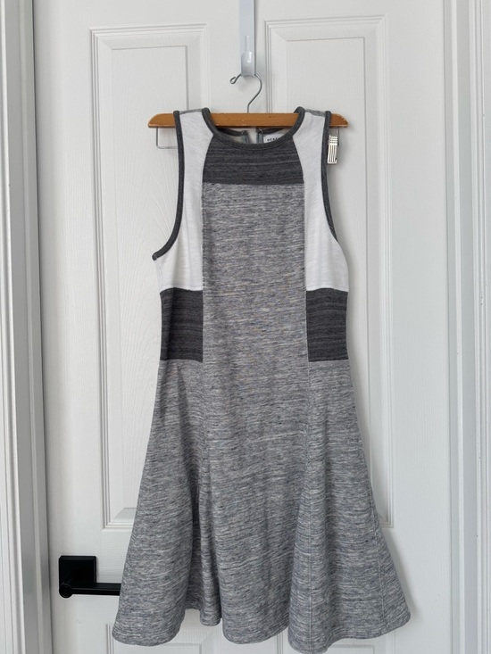 Athleta Dresses & Skirts - Athleta Gray and White Sleeveless Knit Fit-and-Flare Dress
